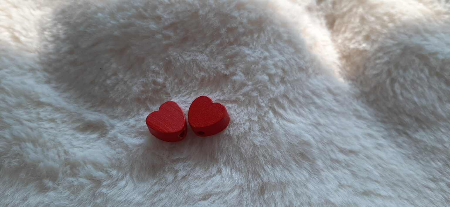 Iubirea în februarie: Cum sărbătorim 14 februarie și tradiția românească a Dragobetelui Pe măsură ce februarie își face loc în calendar, românii sunt chemați să celebreze iubirea în stil propriu. Tot mai mulți aleg să urmeze tradiția internațională a Zilei Îndrăgostiților, pe 14 februarie, însă puțini știu adevărata poveste a acestei zile.