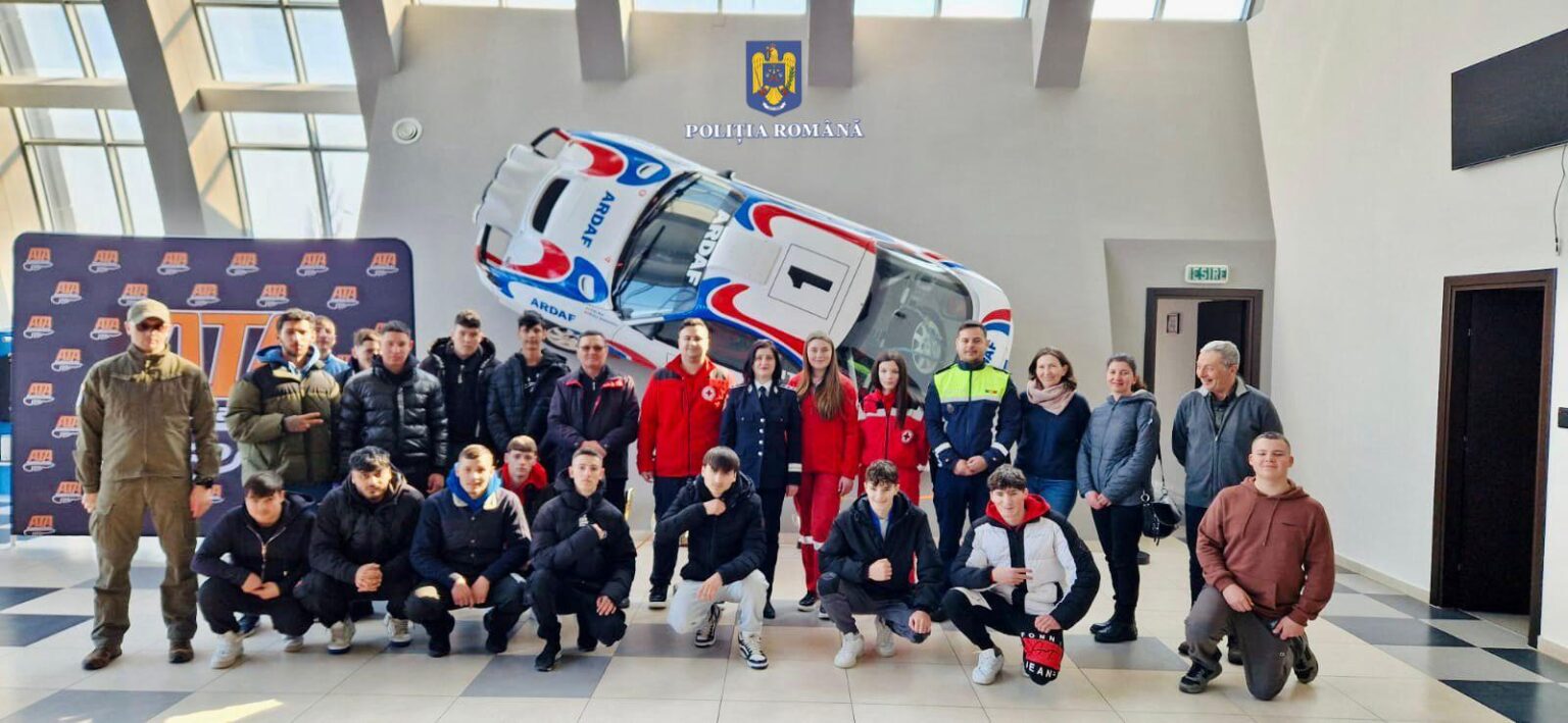 „Permis de conducere pentru viață, nu pentru închisoare!”: Tinerii învață să conducă responsabil pentru siguranța lor Pe 25 februarie 2025, proiectul „Permis de conducere pentru viață, nu pentru închisoare!”, inițiat de polițiștii din cadrul Inspectoratului de Poliție Județean Dâmbovița