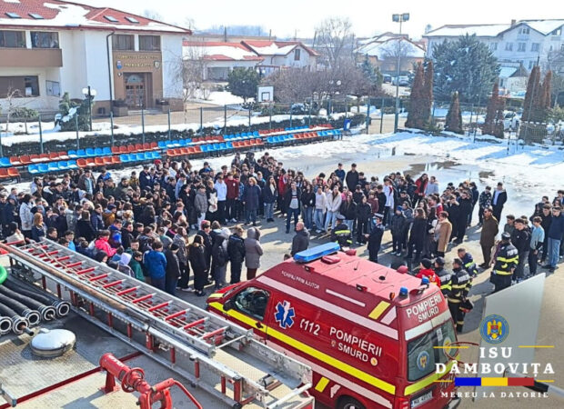 Pompierii au pregătit elevii din Dâmbovița pentru situații de urgență în cadrul Săptămânii Protecției Civile Săptămâna Protecției Civile în județul Dâmbovița.Un om informat este un om protejat!