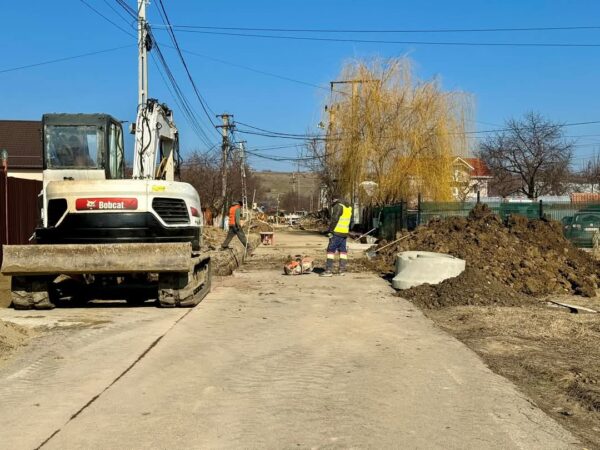 Primăria Răzvad informează locuitorii din zona Străzii Gării despre modificările temporare în programul de colectare a gunoiului În contextul lucrărilor importante de introducere a canalizării pe strada Gării, Primăria Răzvad anunță că acțiunea de colectare