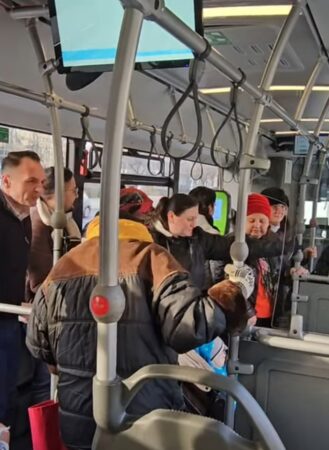 Municipiul Târgoviște rămâne un exemplu de responsabilitate și grijă față de cetățeni, asigurând un transport public de calitate Municipiul Târgoviște se află într-o perioadă în care vremea rece își face simțită prezența, cu temperaturi ce coboară dimineața până la -7 grade Celsius.