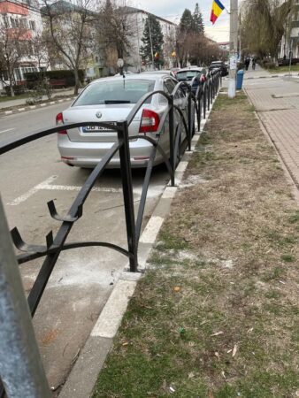 Zilele trecute, Primarul orașului Titu, Laurențiu Costache, a demarat o amplă acțiune de ecologizare și modernizare în întregul oraș, aducând un plus de siguranță și confort locuitorilor.