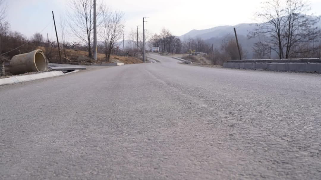 Consiliul Județean Dâmbovița continuă să investească în modernizarea infrastructurii rutiere, iar un exemplu concret este proiectul de reabilitare a drumului județean