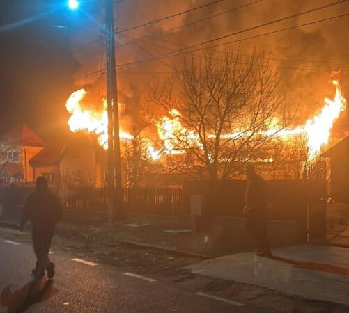 În noaptea de 4 spre 5 februarie 2025, în jurul orei 00:40, Detașamentul de Pompieri Târgoviște a fost solicitat să intervină de urgență pentru stingerea unui incendiu