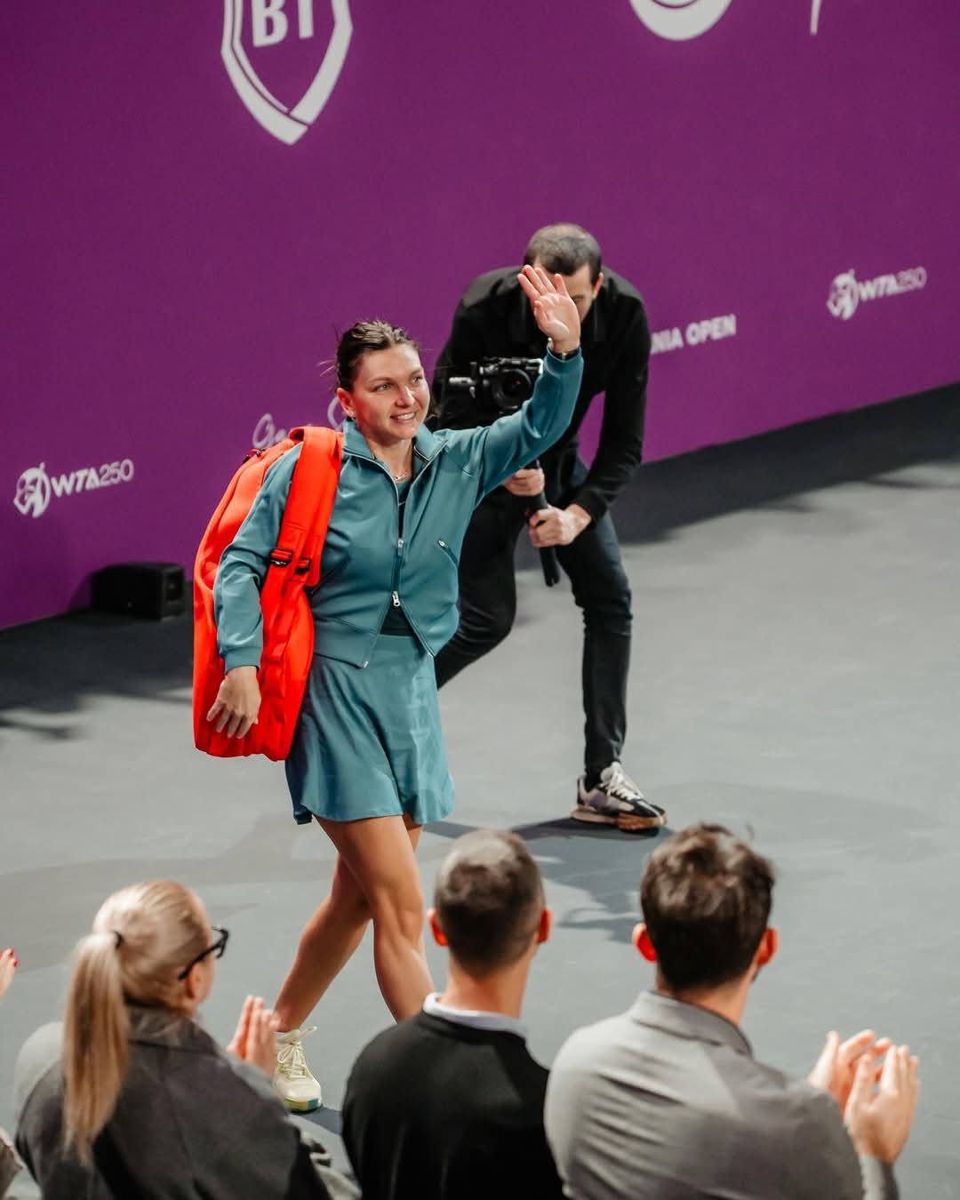 De ieri, tenisul mondial își pierde o campioană pe teren, dar câștigă o legendă ce va dăinui pentru totdeauna. Simona Halep