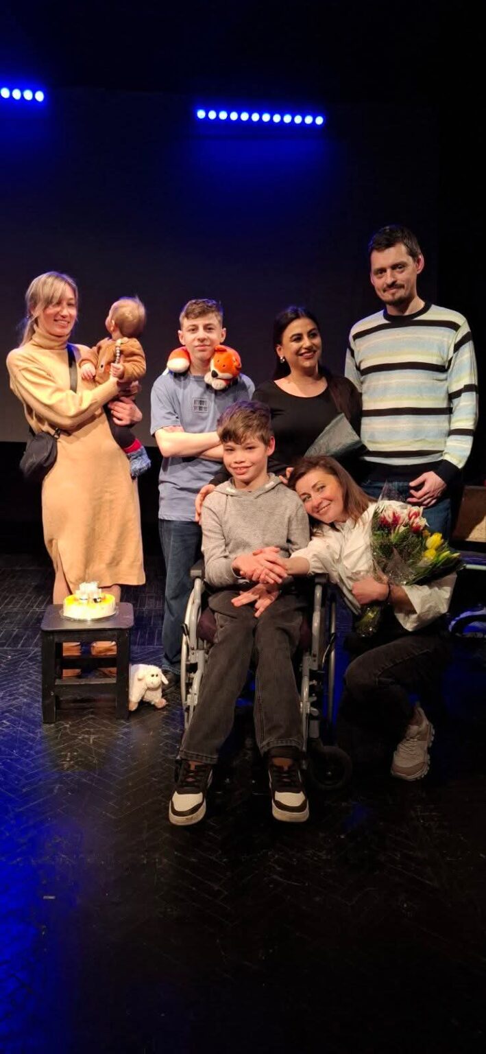 Premiera inedită la Teatrul „Tony Bulandra” Târgoviște: „Micul Prinț” în limba ucraineană Pe 15 februarie 2025, Teatrul „Tony Bulandra” din Târgoviște a găzduit un eveniment cultural deosebit, o premieră în adevăratul sens al cuvântului.