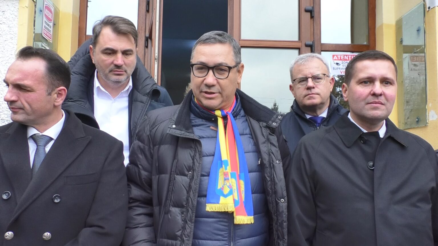 Deputatul PSD Dâmbovița, Victor Ponta, a criticat dur activitatea președintelui Klaus Iohannis, susținând că acesta nu mai are un mandat