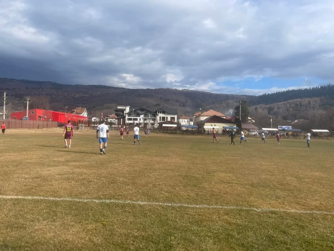 În ciuda unei prestații puternice și a unui joc intens, echipa Viitorul Voinești a pierdut amicalul disputat pe terenul liderului din Liga a 4-a Argeș, Zimbrii Lerești.