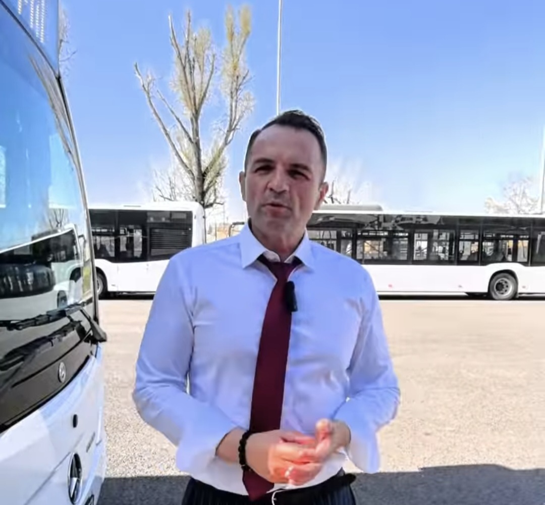 Într-o eră în care schimbările sunt la ordinea zilei, uneori este nevoie doar de un pas curajos pentru a sparge barierele impuse de convențiile sociale