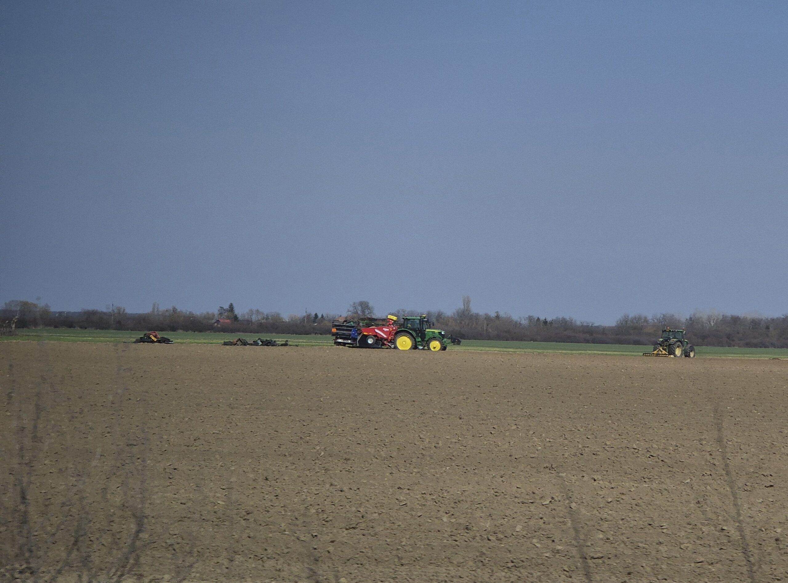 APIA anunță o primă etapă de succes în Campania de depunere a cererilor de plată pentru anul 2025. Până la data de 7 martie, fermierii din întreaga țară au depus 18.658 cereri, pentru o suprafață totală de 43.250 hectare, demonstrând un interes crescut pentru măsurile de sprijin disponibile în cadrul campaniei.