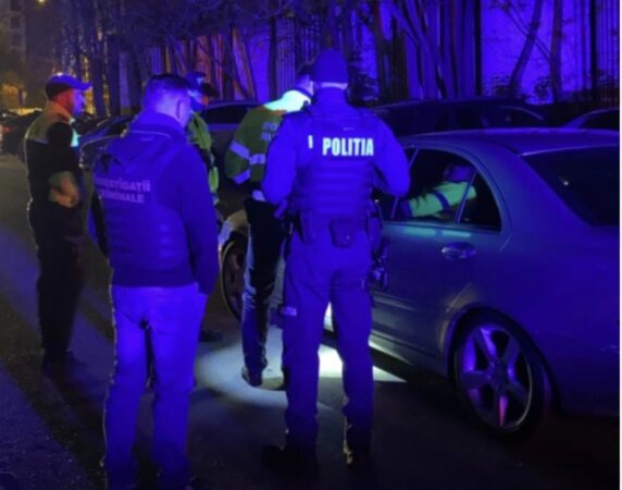 Un bărbat în vârstă de 49 de ani, din comuna Băleni, județul Dâmbovița, a fost reținut pentru 24 de ore, sub acuzația de violență în familie