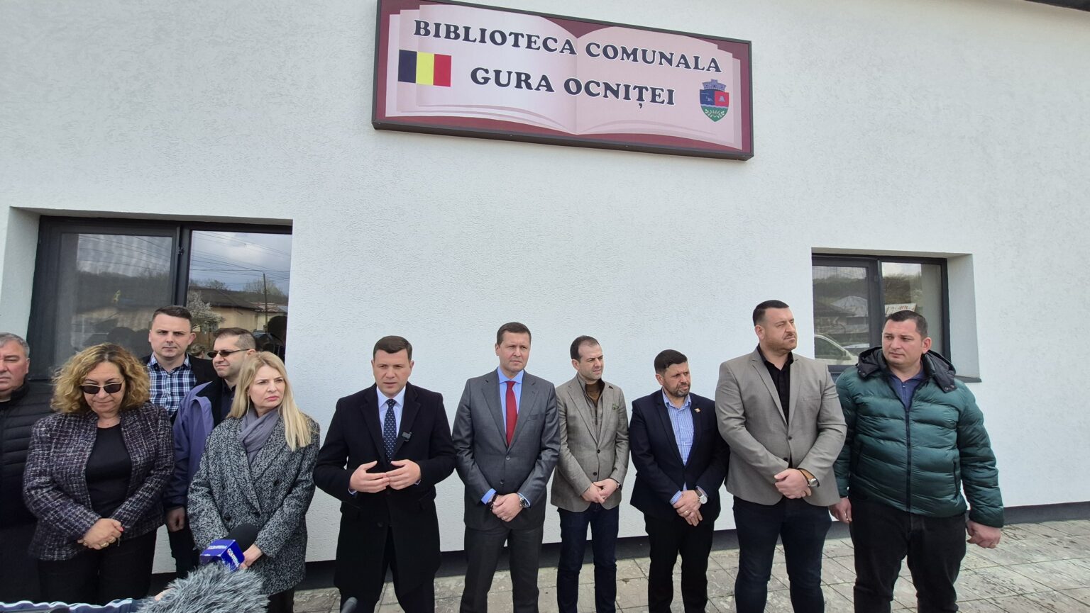 Președintele Consiliului Județean Dâmbovița, Corneliu Ștefan, a subliniat importanța educației moderne, un obiectiv esențial al administrației județene.