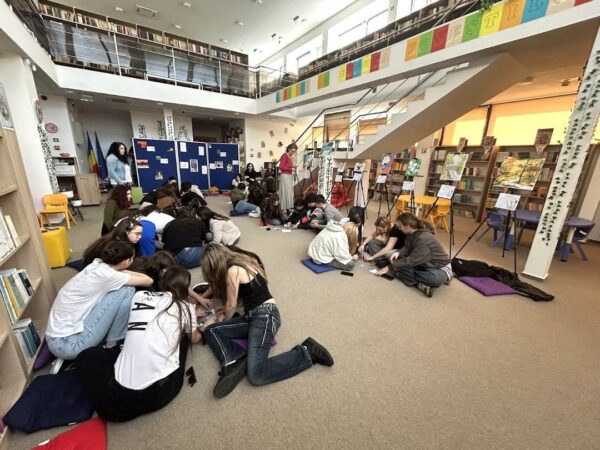 Ieri,  25 martie 2025, Biblioteca Județeană Dâmbovița - Filiala pentru copii a organizat o activitate educațională captivantă pentru elevii de clasa a IX-a de la Liceul de Arte „Bălașa Doamna”