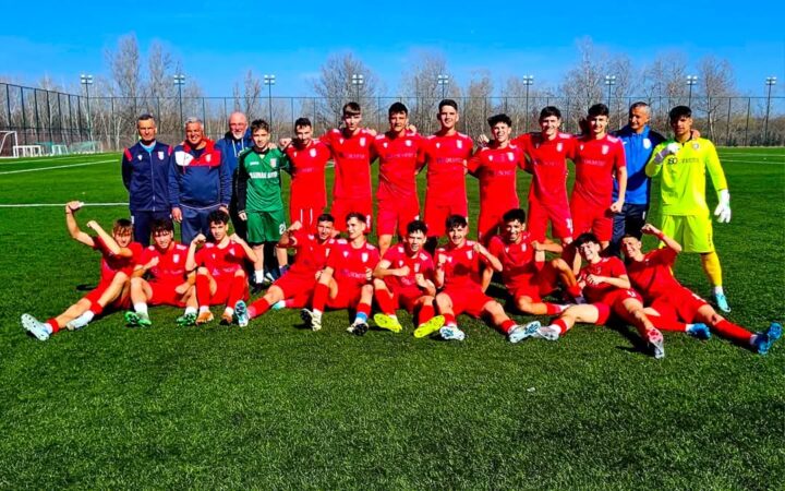  Un moment de mare mândrie pentru Chindia Târgoviște! Echipa de tineret antrenată de Vasile Bîrdeș și Gheorghe Păsărică a reușit