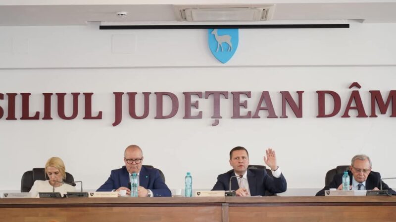 Președintele CJ Dâmbovița, Corneliu Ștefan: 2025 este anul Bugetului pentru Dezvoltare și Investiții În ședința Consiliului Județean Dâmbovița de vineri, 21 martie 2025, a fost aprobat bugetul județului pentru anul în curs. Un aspect esențial al acestui buget este alocarea unui procent semnificativ pentru dezvoltare și investiții,