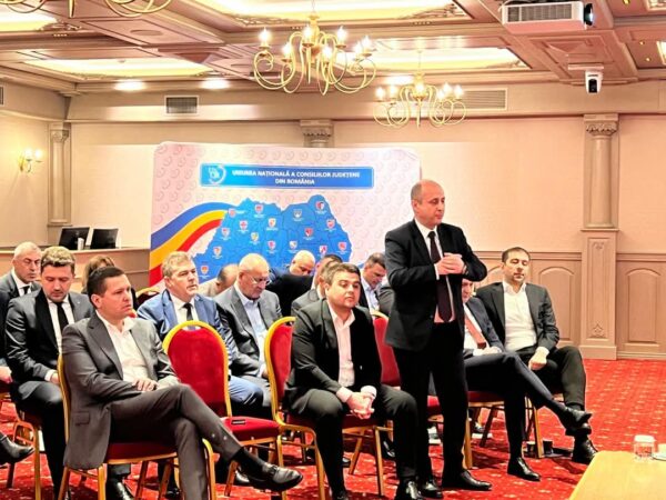 Sprijin pentru comunitățile din Dâmbovița: Președintele CJ, Corneliu Ștefan, întâlnire de impact la Adunarea Consiliilor Județene din România Președintele Consiliului Județean Dâmbovița, Corneliu Ștefan, a participat recent la Adunarea Generală a Uniunii Naționale a Consiliilor Județene din România,