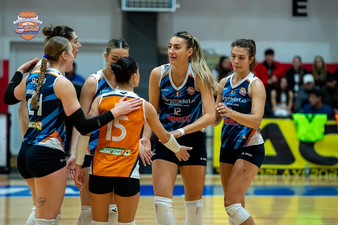 Echipa de volei a CSM Târgoviște a luptat din greu pe teren împotriva celor de la CSM Alba Blaj, într-un meci care s-a încheiat cu scorul 1-3 (15-25, 25-23, 25-27, 15-25). Deși înfrângerea a fost inevitabilă, CSM Târgoviște a dat dovadă de multă determinare și dăruire în fața unei echipe foarte puternice.