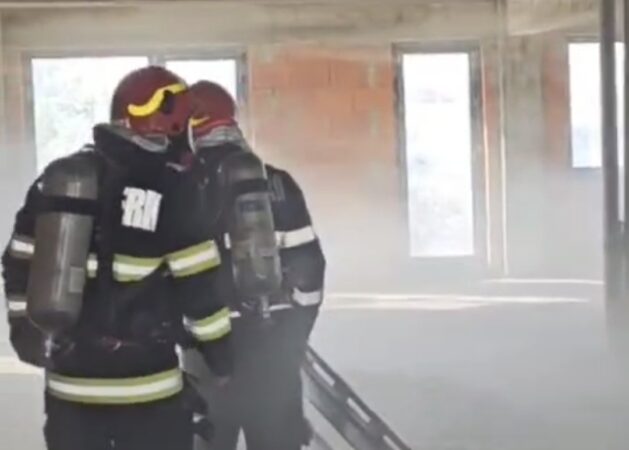 Exercițiu de intervenție în caz de cutremur în orașul Titu: Testarea planurilor de salvare și cooperare între instituții Pe 27 martie 2025, începând cu ora 10:00, Inspectoratul pentru Situații de Urgență „Basarab I” Dâmbovița va organiza un exercițiu cu forțe și mijloace în teren în orașul Titu, simulând un cutremur cu efecte asupra unor blocuri de locuințe.