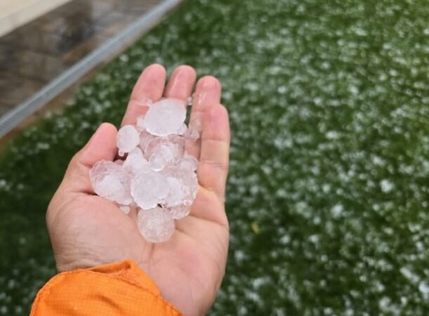 Tot județul Dâmbovița este sub INFORMARE METEOROLOGICĂ de PLOI și VÂNT PUTERNIC Începând cu data de 26 martie și până pe 29 martie, județul Dâmbovița va fi afectat de un fenomen meteorologic sever, cu ploi abundente și intensificări ale vântului, conform unei informări emise de Administrația Națională de Meteorologie.