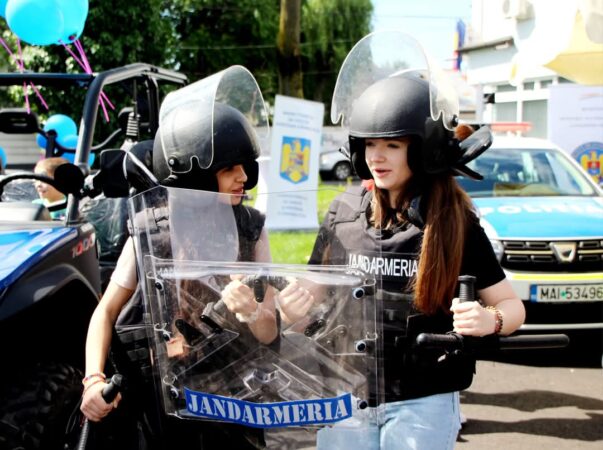 Jandarmeria Dâmbovița sărbătorește 175 de ani cu „Ziua Porților Deschise” la Târgoviște Ziua Jandarmeriei Române sărbătorită cu „Ziua Porților Deschise” la Târgoviște.