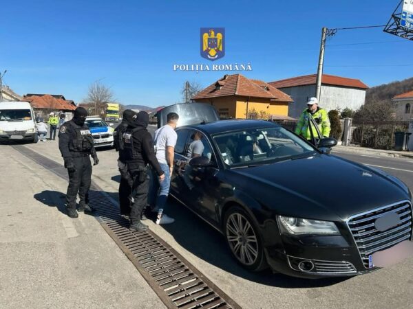 În perioada 10 – 16 martie 2025, polițiștii rutieri din cadrul Inspectoratului de Polițiee Județean Dâmbovița desfășoară acțiunea SEATBELT, conform conform Programului Operațiunilor Europene al Organizaţiei Poliţiilor Rutiere din Europa (ROADPOL).