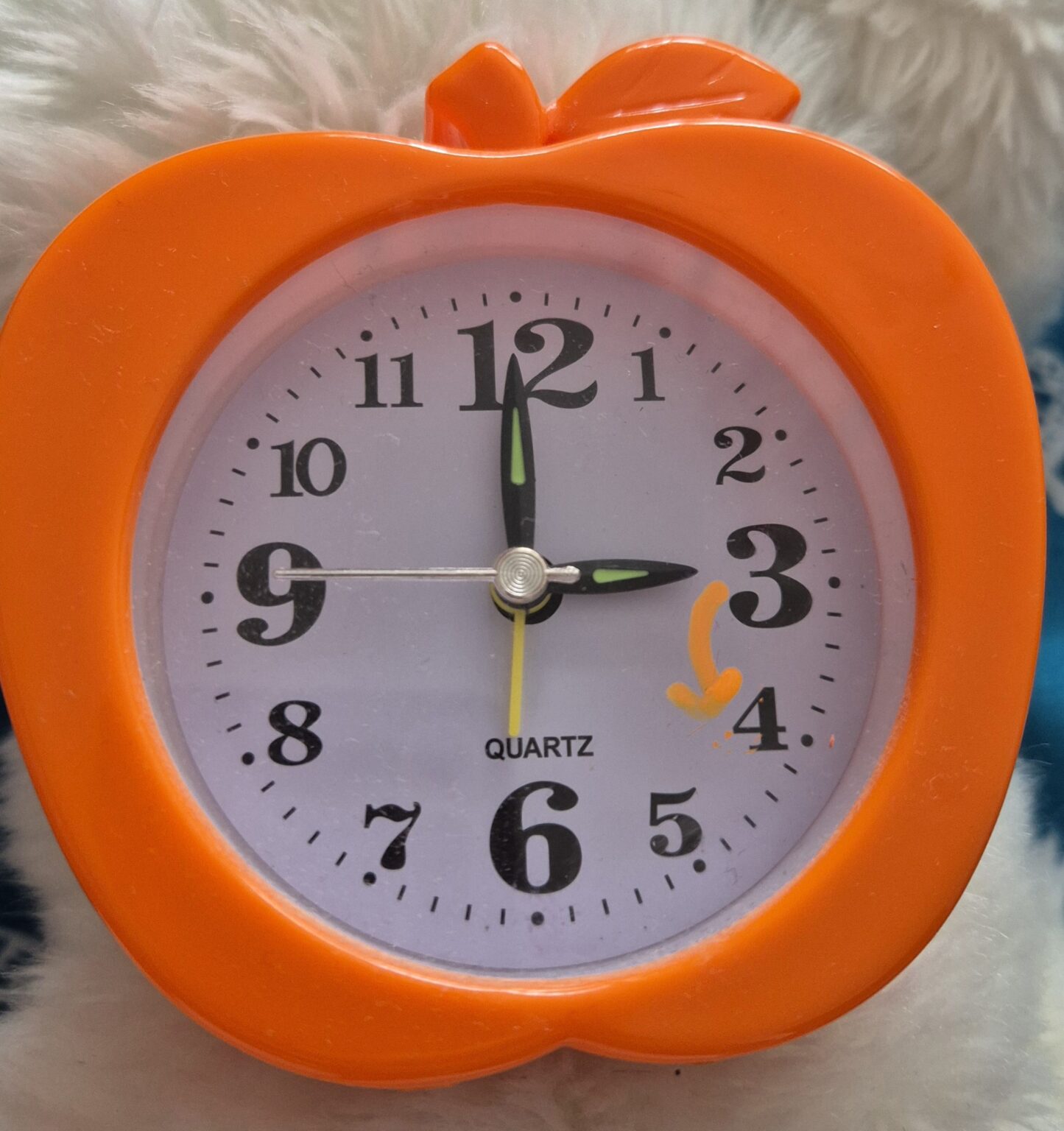 Trecem la ora de vară în noaptea de 29 spre 30 martie 2025: Ceasurile se dau înainte cu o oră În noaptea de 29 spre 30 martie 2025, România va face trecerea la ora de vară, o schimbare care presupune avansarea ceasurilor cu o oră. Astfel, la ora 3 dimineața, aceasta va deveni ora 4. Deși această practică a fost introdusă inițial pentru economisirea energiei electrice, trecerea la ora de vară este menținută în România, deși există discuții la nivel european privind eliminarea acesteia.