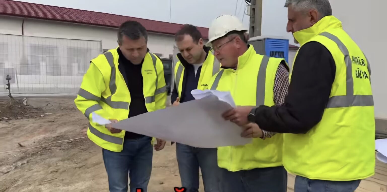 Primăria Răzvad a demarat un proiect dedicat seniorilor: Centru de zi pentru Asistență și Recuperare Primăria Răzvad a început lucrările pentru construirea unui Centru de zi de Asistență și Recuperare pentru Persoane Vârstnice