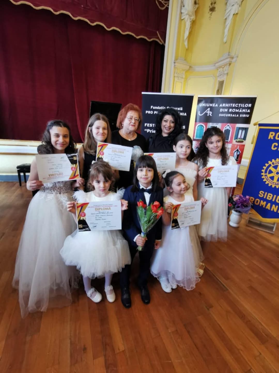 Tinerii talentați ai Școlii Populare de Arte „Octav Enigărescu” din Târgoviște au strălucit la Concursul Național de Pian „Pro Piano-Prietenii Muzicii”,