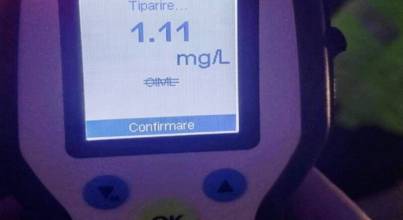 Șofer prins băut la volan cu o alcoolemie de 1,11 mg/l în aerul expirat Polițiștii din cadrul Formațiunii Rutiere Titu au surprins un bărbat de 54 de ani, din comuna Poiana, în timp ce conducea un autoturism pe raza comunei, deși se afla sub influența alcoolului.