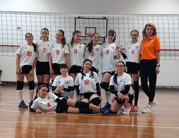  În weekend, Sala de Sport a Școlii Gimnaziale „Coresi” din Târgoviște a găzduit Turneul V de calificare din cadrul Campionatului Național de Minivolei,