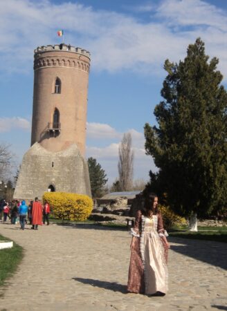 De Ziua Internațională a Femeii, muzeele din Dâmbovița, deschise gratuit pentru doamne și domnișoare În semn de apreciere pentru rolul femeii în societate, Consiliul Județean Dâmbovița și Complexul Național Muzeal „Curtea Domnească” Târgoviște pregătesc o surpriză deosebită