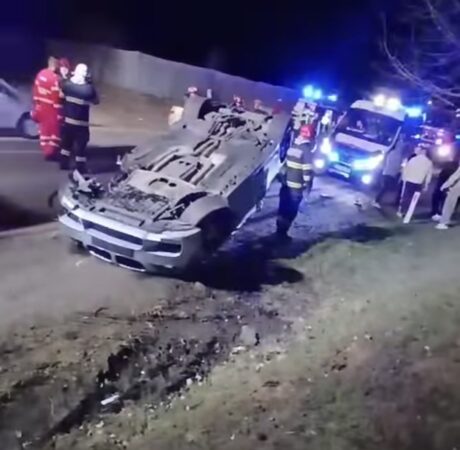 Au văzut moartea cu ochii pe DN 72A la Priseaca Seara trecută, în jurul orei 19:06, pompierii din Târgoviște au fost solicitați să intervină într-un accident rutier în care au fost implicate două autoturisme, pe DN 72A, în localitatea Priseaca.