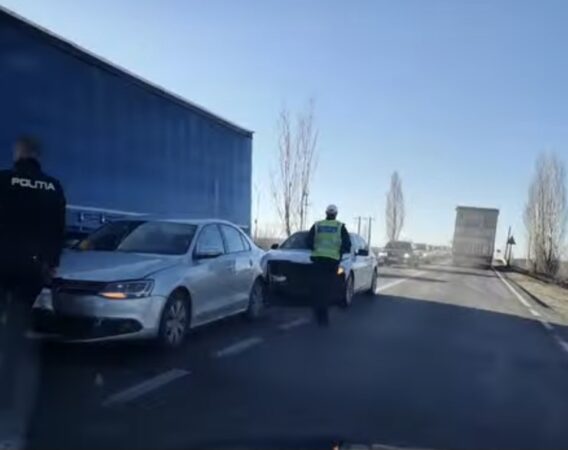 Carambol pe DN 72 Târgoviște-Găești În dimineața zilei de 5 martie, un accident rutier a avut loc pe drumul național 72, în afara localității Viișoara, implicând patru autoturisme.