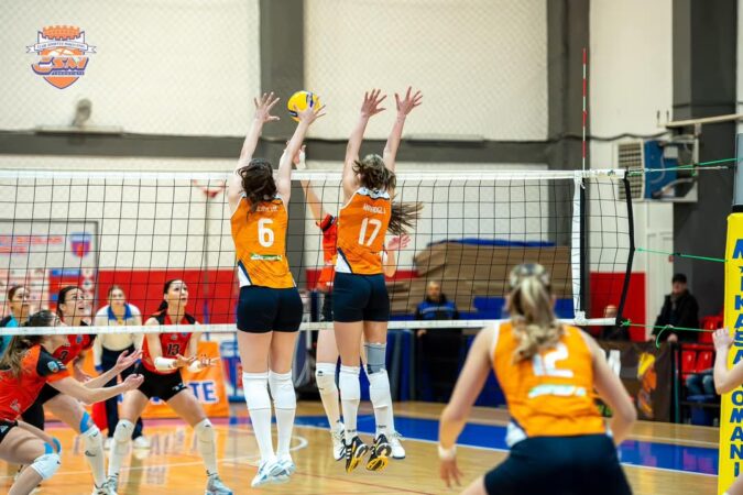 CSM Târgoviște a suferit o înfrângere clară în deplasare la Lugoj CSM Târgoviște a suferit o înfrângere clară în deplasare, în fața celor de la CSM Lugoj, scor 3-0, într-un meci în care gazdele au dominat autoritar întreaga partidă