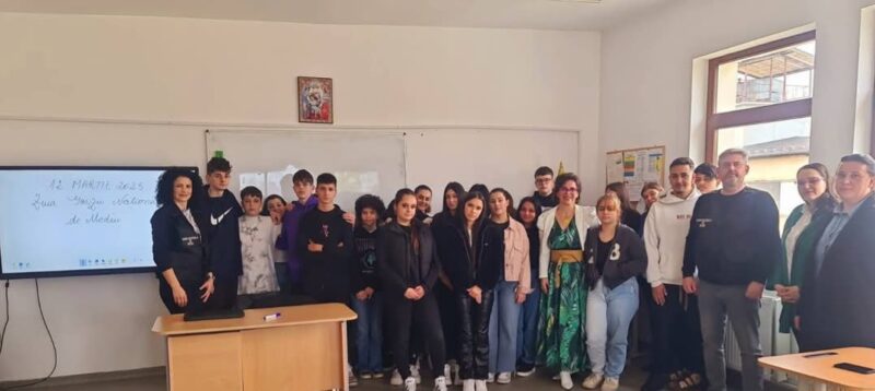 Ziua Gărzii Naționale de Mediu a fost sărbătorită la Târgoviște Ieri, cu ocazia Zilei Gărzii Naționale de Mediu, comisarii din cadrul Comisariatului Județean Dâmbovița au organizat o activitate specială pentru elevii de la Liceul