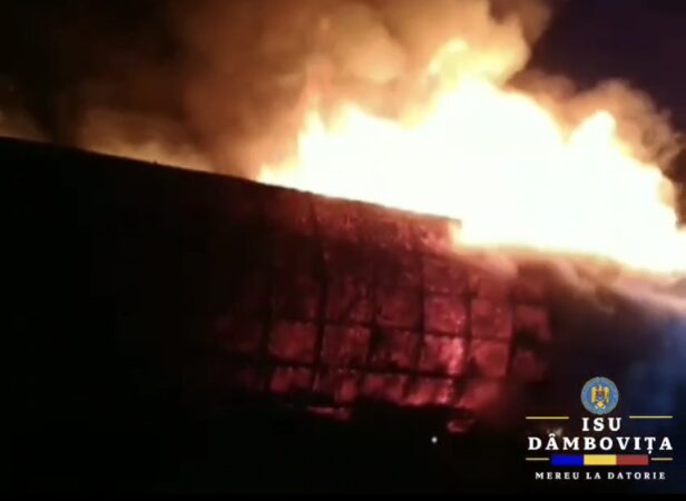 Incendiu la un vagon dezafectat în Titu Ieri seară, în jurul orei 22:01, pompierii din Titu au fost solicitați să intervină pentru stingerea unui incendiu izbucnit la un vagon de tren dezafectat în orașul Titu.