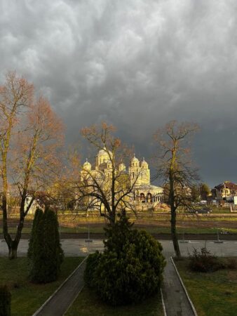 Județul Dâmbovița se află sub informare meteorologică până pe 15 martie, ora 18:00, cu fenomene de instabilitate atmosferică.