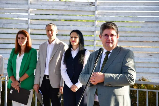 Investiții semnificative în educație la Răcari: Dotări moderne pentru școli Primăria Orașului Răcari continuă să sprijine educația locală prin proiectul „Modernizarea prin dotări materiale a unităților de învățământ din Orașul Răcari”