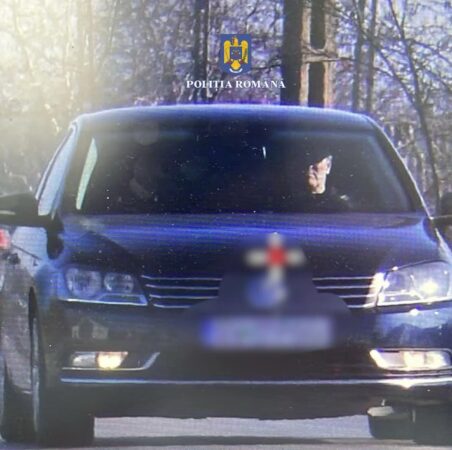 Poliția Rutieră lansează un apel important către cetățeni în legătură cu importanța oferirii unor informații corecte în cazurile de accidente rutiere. După ce sistemul e-SIGUR a surprins mai multe cazuri de declarații falsificate, autoritățile au deschis patru dosare pentru fals în declarații.