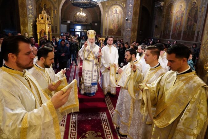 La Catedrala dinTârgoviște, hirotonirea unui nou preot în Duminica Sfântului Grigorie Palama Ieri, 16 martie 2025, în cea de-a doua Duminică a Sfântului și Marelui Post, la Catedrala din Târgoviște, Înaltpreasfințitul Părinte Arhiepiscop și Mitropolit Nifon