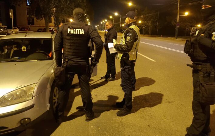 Urmărire ca în filme pe străzile din Târgoviște Ieri noapte, un bărbat de 36 de ani din comuna Dragomirești a fost reținut pentru 24 de ore de polițiștii din Târgoviște, fiind cercetat pentru infracțiunile de conducerea unui vehicul fără permis de conducere și conducerea unui vehicul sub influența alcoolului.