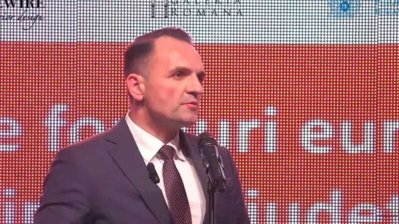 Municipiul Târgoviște este în topul național: Premiu de excelență pentru performanța administrativă în atragerea fondurilor europene Municipiul Târgoviște a fost desemnat lider național în atragerea de fonduri europene, în cadrul prestigioasei Gale Capital „Excelență în management”, organizată anual de Revista Capital. Premiul a fost ridicat de primarul Daniel Cristian Stan, care a dedicat distincția întregii comunități târgoviștene.