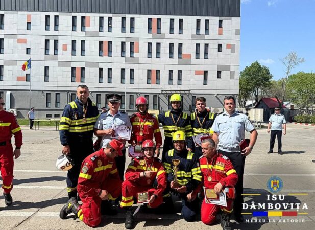 Carpathian Bears Dâmbovița – echipa de pompieri dâmbovițeni, locul 1 la Competiția de Descarcerare de la Călărași Cu o performanță remarcabilă, echipa Carpathian Bears Dâmbovița a obținut locul I la faza zonală a Competiției Naționale de Descarcerare și Acordare a Primului Ajutor Calificat, care s-a desfășurat recent în județul Călărași.