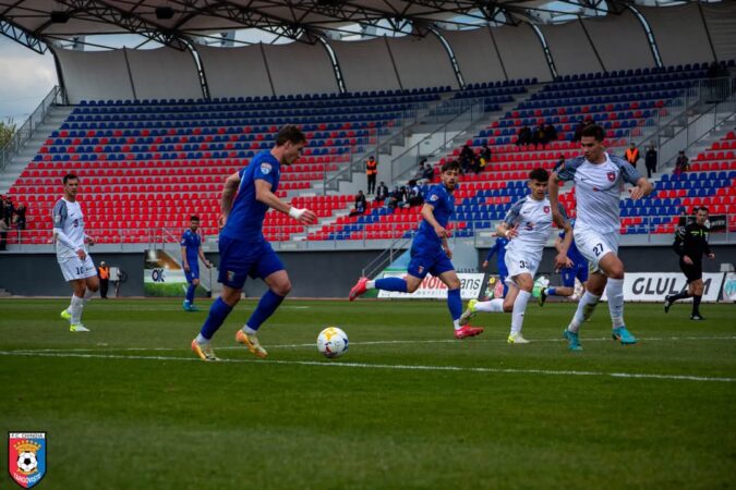 Se pregătește o revoluție la Chindia Târgoviște? Zvonuri despre un nou acționar la Chindia Târgovişte Chindia Târgoviște, echipa aflată într-o situație delicată în Liga 2, ar putea deveni în următorii ani o forță în Superliga României – cel puțin asta se zvonește tot mai insistent în presa centrală