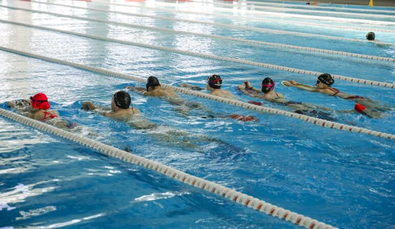 Începe igienizarea anuală a bazinului olimpic din Târgoviște pe 7 aprilie! Complexul Turistic de Natație din Târgoviște continuă procesul de modernizare, iar pe 7 aprilie 2025 va începe procedura anuală de igienizare a bazinului olimpic. Aceasta va include curățarea vestiarelor, tribunei, recepției și a spațiilor subterane, având ca scop menținerea unui mediu sigur și confortabil pentru toți utilizatorii.