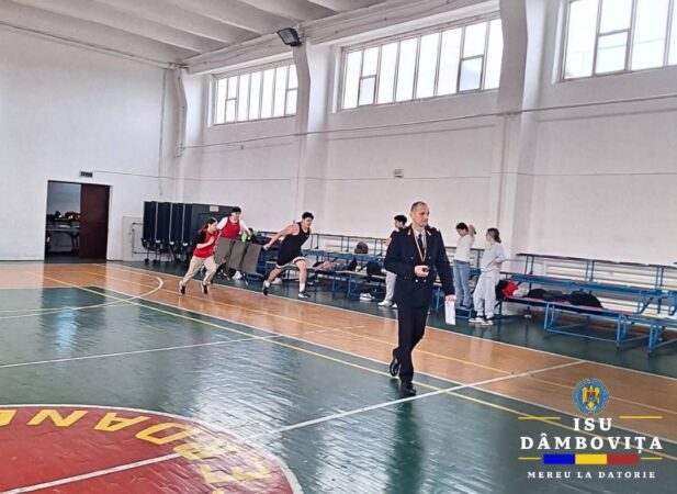  În ultimele trei zile, elevii din Găești, Târgoviște și Pucioasa au demonstrat că sunt pregătiți să facă față situațiilor de urgență, în cadrul etapei locale a concursului cu tematică de protecție civilă „Cu viața mea apăr viața!”, organizat sub coordonarea Inspectoratului pentru Situații de Urgență Dâmbovița.