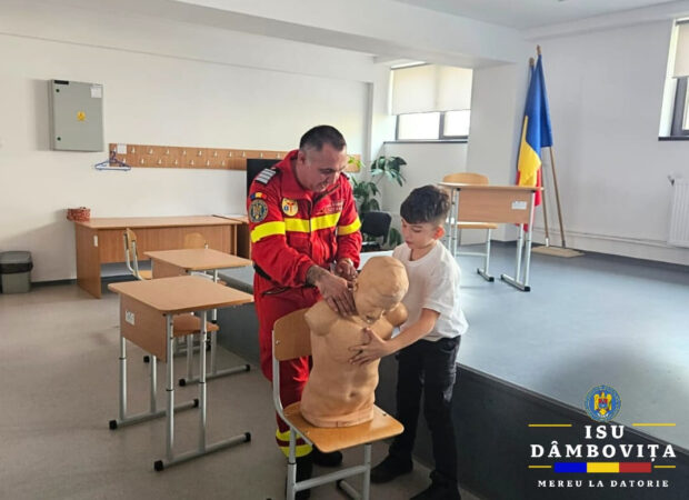 Educație preventivă în școlile din Târgoviște: Formare în acordarea primului ajutor Inspectoratul pentru Situații de Urgență „Basarab I” al Județului Dâmbovița a desfășurat noi sesiuni educaționale în cadrul campaniei de educație preventivă, având ca scop formarea în acordarea primului ajutor