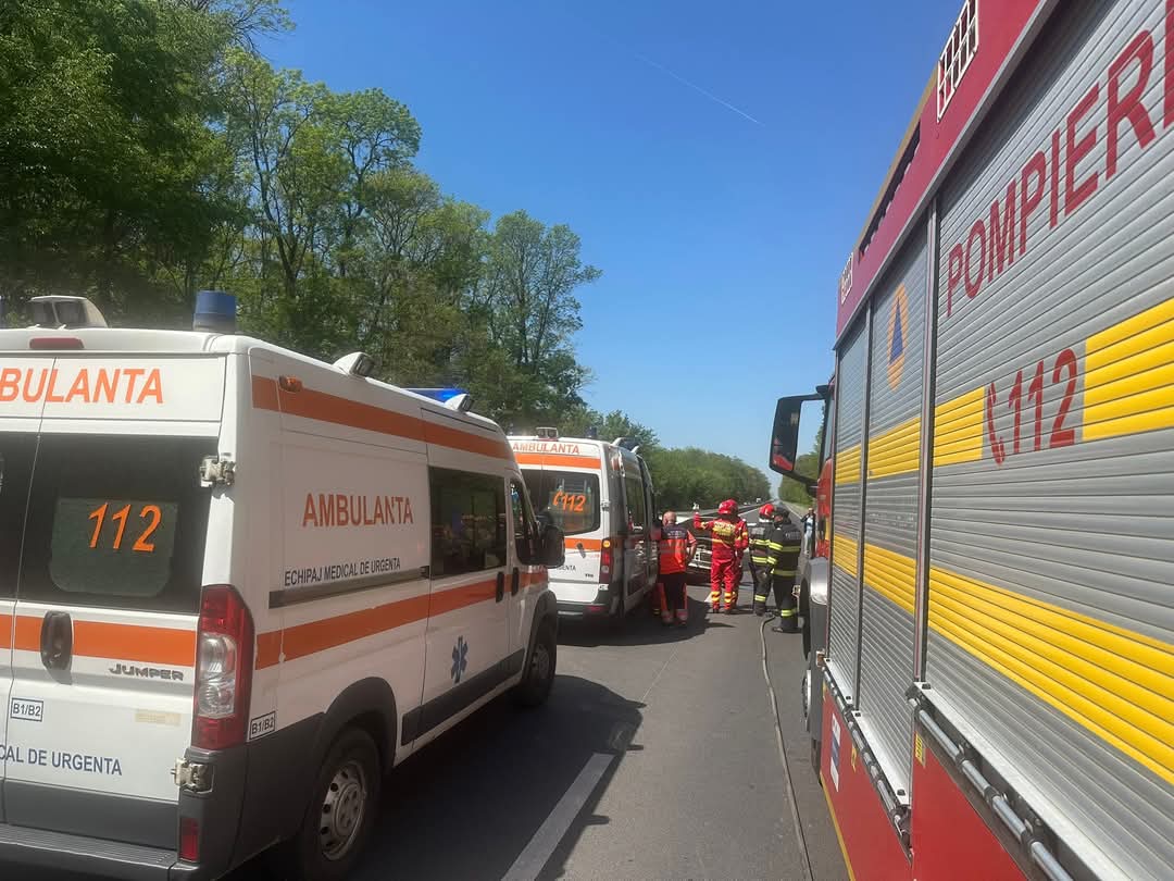 În fața morții:Accident grav, o victimă încarcerată, salvată de pompieri și medici