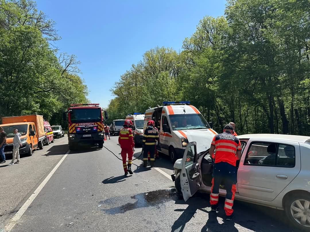 În fața morții:Accident grav, o victimă încarcerată, salvată de pompieri și medici