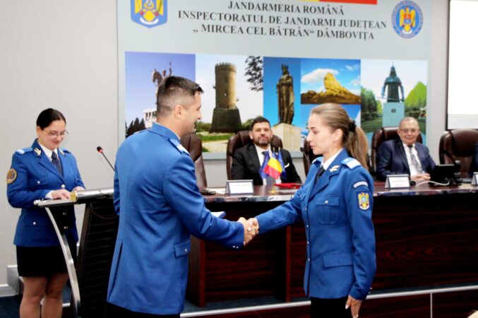 Jandarmeria Dâmbovița sărbătorește 175 de ani de profesionalism și devotament în serviciul cetățenilor Inspectoratul de Jandarmi Județean „Mircea cel Bătrân” Dâmbovița a marcat ieri, un moment deosebit în cadrul unei ședințe aniversare dedicate Zilei Jandarmeriei Române, un eveniment ce celebrează 175 de ani de la înființarea instituției. Pe 3 aprilie 2025, Jandarmeria Română împlinește un secol și jumătate și 75 de ani de activitate continuă, iar acest moment a fost marcat cu multă mândrie la nivelul județului Dâmbovița.